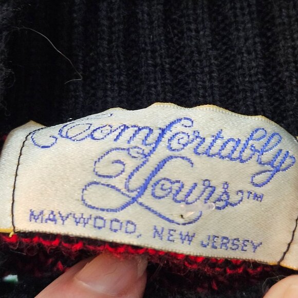 Vintage Comfortably Yours Black & Red Acrylic Sweater USA-Made Nordic Winter - Picture 6 of 10